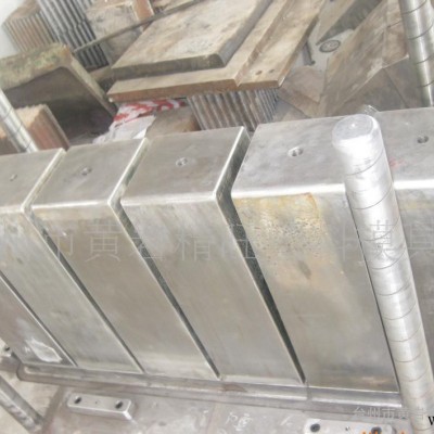 大型橡膠模具。道路減速帶模具。橡膠模。橡膠。減速墊模具