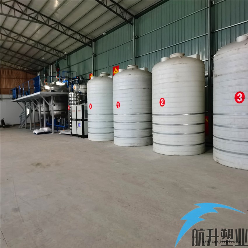 新余立式水箱  玻璃水儲罐  外加劑儲罐  航升廠家直銷