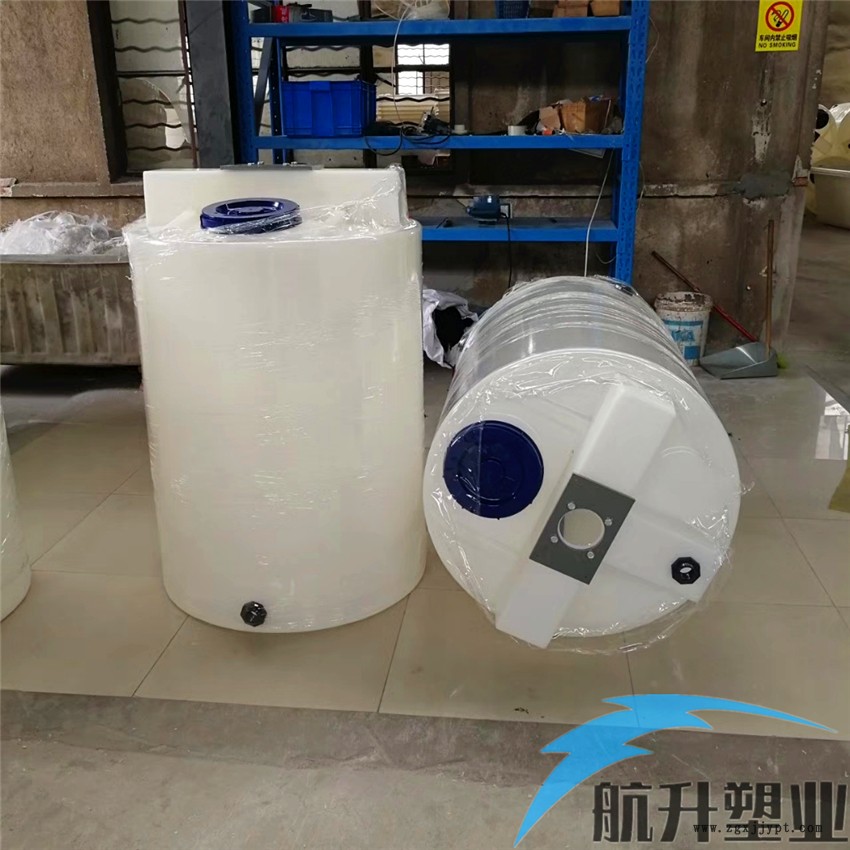 新余立式水箱  玻璃水儲罐  外加劑儲罐  航升廠家直銷