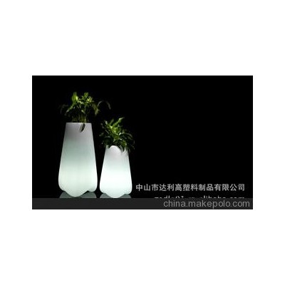 滾塑加工、進氣管涉水喉加工、滾塑模具加工