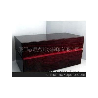 水轉印；水披護