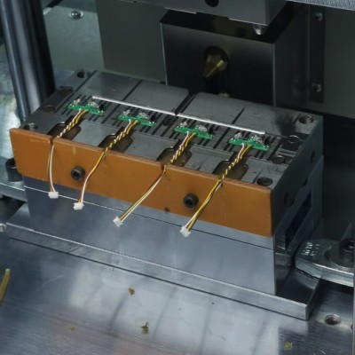 農用機械線路板線束防水，防塵低壓注塑模具，膠料